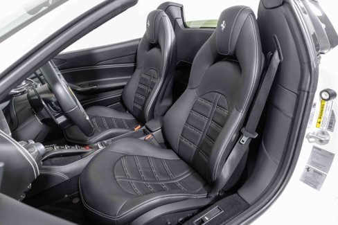 Used 2018 Ferrari 488 Spider image 36