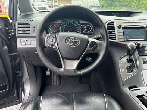 Used 2015 Toyota Venza XLE image 13
