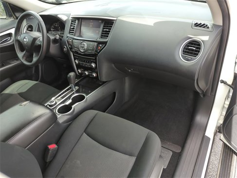 Used 2020 Nissan Pathfinder SV image 18