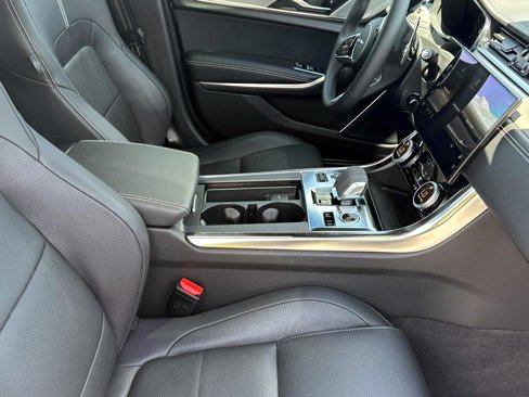 New 2024 Jaguar XF R-Dynamic SE image 8