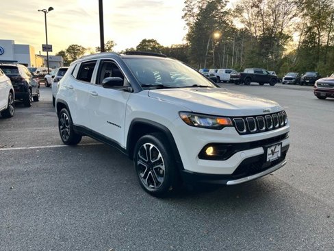 Used 2022 Jeep Compass Limited w/ Sun and Sound Group image 4
