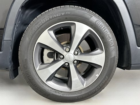 Used 2021 Jeep Cherokee Limited w/ Elite Package image 11