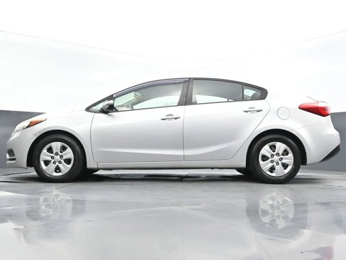 Used 2016 Kia Forte LX image 36