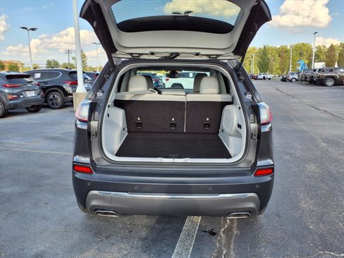 Used 2019 Jeep Cherokee Limited image 26