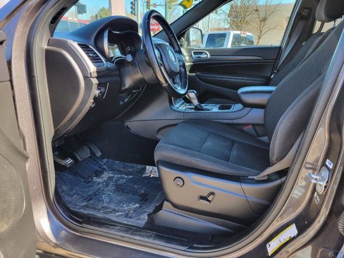 Used 2021 Jeep Grand Cherokee Laredo image 8