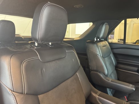 Used 2022 Ford Explorer ST w/ ST Street Pack image 25