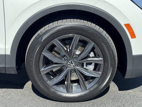 Certified 2023 Volkswagen Tiguan SE image 12