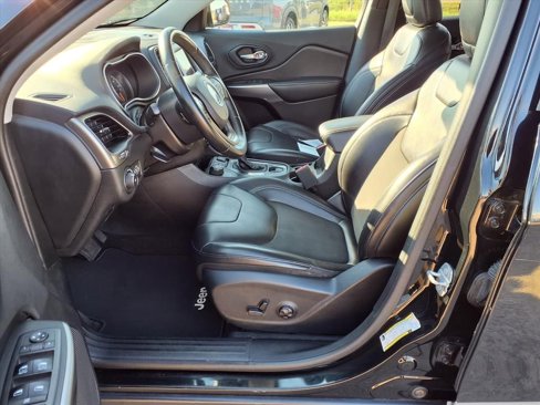 Used 2019 Jeep Cherokee Latitude Plus image 16