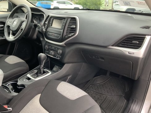 Used 2014 Jeep Cherokee Latitude w/ Comfort/Convenience Group image 53