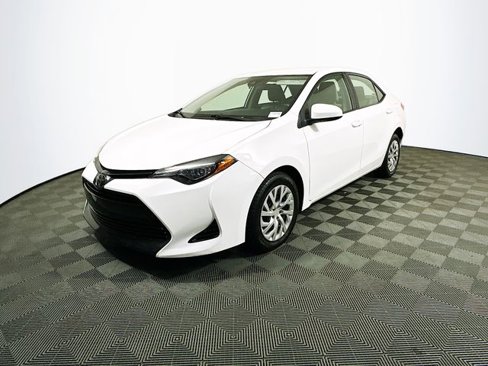 Used 2019 Toyota Corolla LE image 4