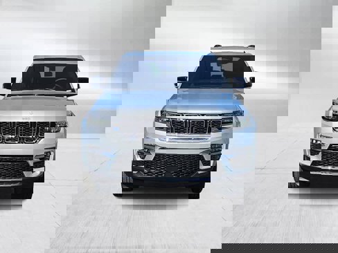 New 2025 Jeep Grand Cherokee Limited image 3