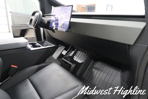 Used 2025 Tesla Cybertruck AWD Crew Cab image 41