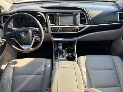 Used 2015 Toyota Highlander Limited image 30