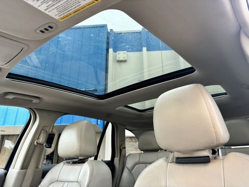 Used 2012 Lincoln MKX AWD image 19