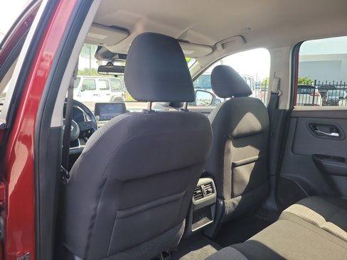 Used 2022 Nissan Rogue SV image 13