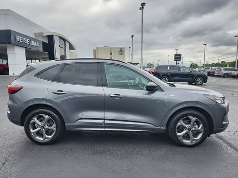 Used 2023 Ford Escape ST-Line image 2