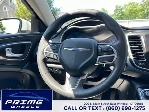 Used 2015 Chrysler 200 Limited image 20