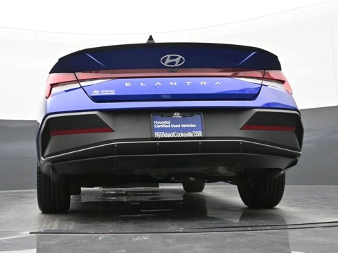 Certified 2025 Hyundai Elantra Sport image 39
