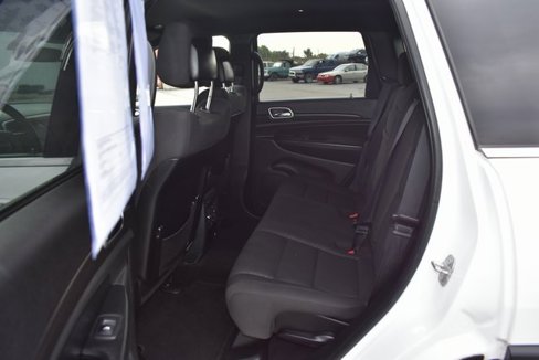 Used 2018 Jeep Grand Cherokee Laredo image 27