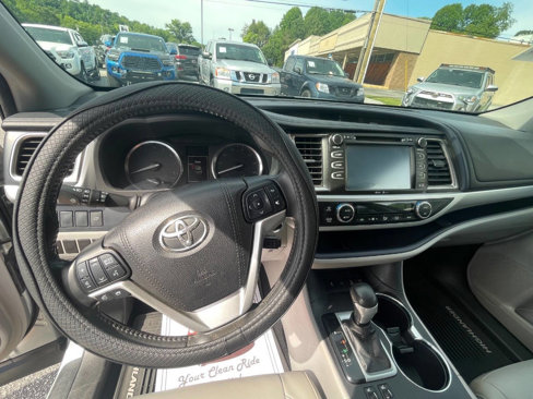 Used 2015 Toyota Highlander XLE image 15