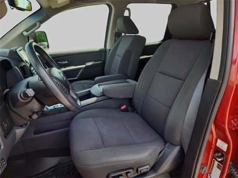 Used 2015 Nissan Titan SV image 24