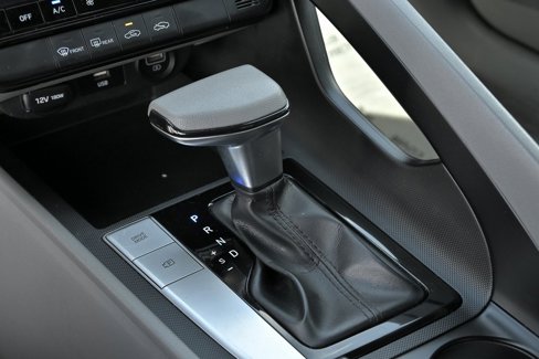 Used 2022 Hyundai Elantra SEL image 23