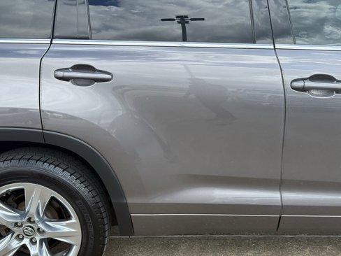 Used 2016 Toyota Highlander Limited image 12