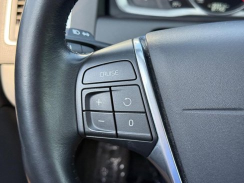 Used 2016 Volvo XC60 T5 Premier image 20