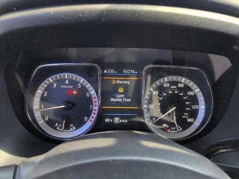 Used 2019 Nissan Titan SV image 11