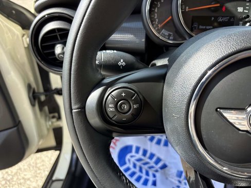 Used 2018 MINI Cooper 4-Door Hardtop image 17