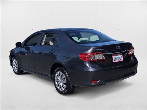 Used 2013 Toyota Corolla LE image 8