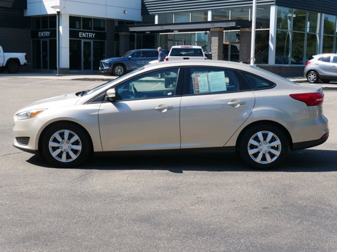 Used 2017 Ford Focus SE w/ SE Winter Package image 5