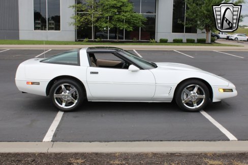 Used 1996 Chevrolet Corvette Coupe image 6