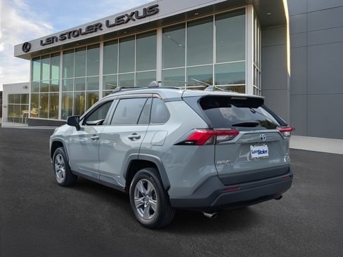 Used 2022 Toyota RAV4 XLE image 5