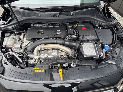 Used 2025 Mercedes-Benz GLA 250 4MATIC image 11