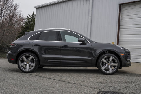 Certified 2024 Porsche Macan image 8