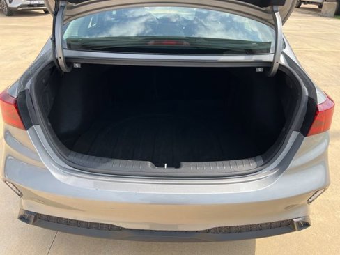 Used 2022 Kia Forte LXS image 17