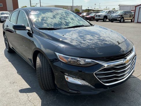 Used 2022 Chevrolet Malibu LT image 2