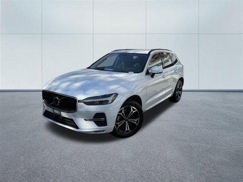 Used 2022 Volvo XC60 B5 Momentum w/ Advanced Package image 3