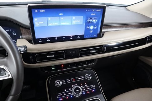Used 2022 Lincoln Nautilus Reserve w/ Luxury Package image 27