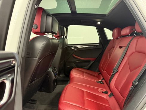 Used 2017 Porsche Macan image 13