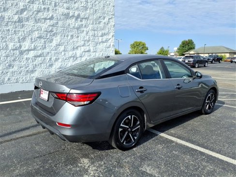 Used 2024 Nissan Sentra SV image 3