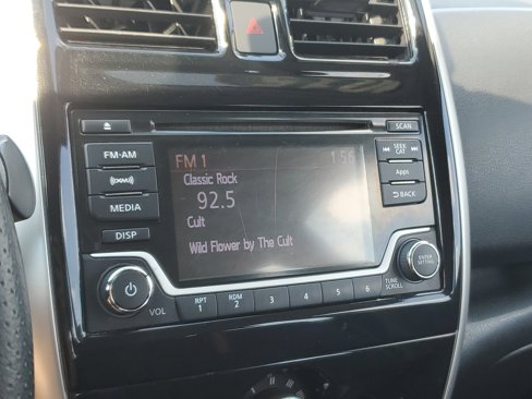 Used 2015 Nissan Versa Note SR image 22
