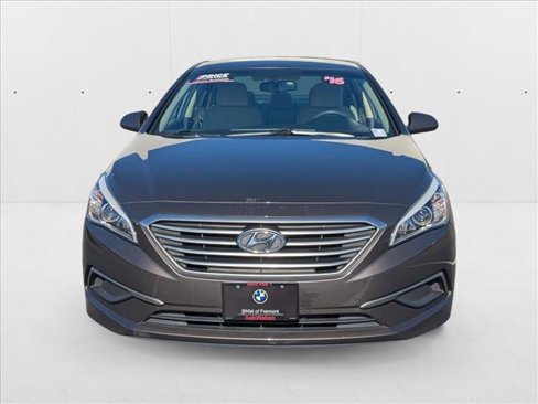 Used 2016 Hyundai Sonata SE image 2