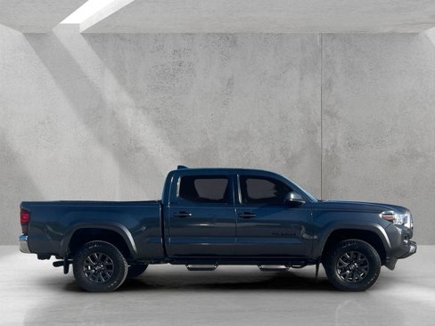 Used 2022 Toyota Tacoma SR5 image 4