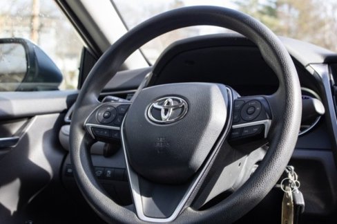 Used 2022 Toyota Camry LE image 50