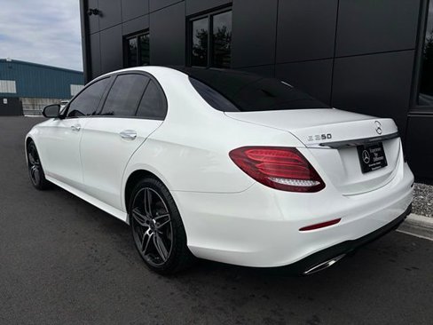 Used 2020 Mercedes-Benz E 350 4MATIC Sedan image 4
