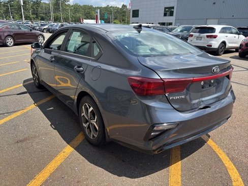 Certified 2021 Kia Forte LXS image 3