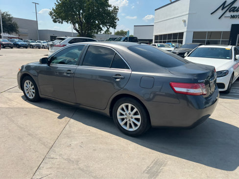 Used 2011 Toyota Camry XLE image 2