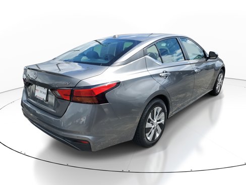 Used 2024 Nissan Altima 2.5 SV image 6